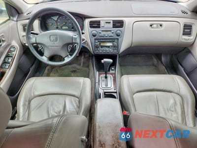 Zdjęcie 8 z 11 samochodu: 2002 HONDA ACCORD EX VIN:1HGCG16522A045165 - miniatura