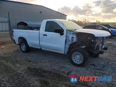 Czwarte zdjęcie samochodu z boku: 2021 CHEVROLET SILVERADO C1500 VIN:3GCNWAEK1MG309224 - miniatura