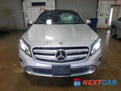Piąte zdjęcie samochodu w środku: 2017 MERCEDES-BENZ GLA 250 4MATIC VIN:WDCTG4GB5HJ357567 - miniatura