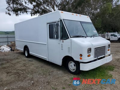 Czwarte zdjęcie samochodu z boku: 2010 FORD E450 DELIVERY TRUCK VIN:1FC4E4KLXADB01011 - miniatura