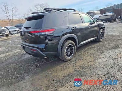 Czwarte zdjęcie samochodu z boku: 2023 NISSAN PATHFINDER SV VIN:5N1DR3BD5PC263453 - miniatura