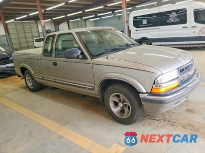 Czwarte zdjęcie samochodu z boku: 2000 CHEVROLET S TRUCK S10 VIN:1GCCS19W3Y8286119 - miniatura