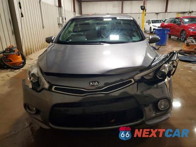 Piąte zdjęcie samochodu w środku: 2014 KIA FORTE KOUP EX VIN:KNAFX6A89E5205451 - miniatura