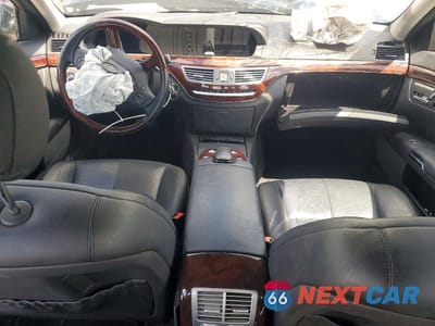 Zdjęcie 8 z 12 samochodu: 2007 MERCEDES-BENZ S 550 VIN:WDDNG71X67A051454 - miniatura