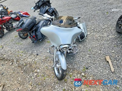 Piąte zdjęcie samochodu w środku: 2010 HARLEY-DAVIDSON FLHX VIN:1HD1KB417AB601049 - miniatura