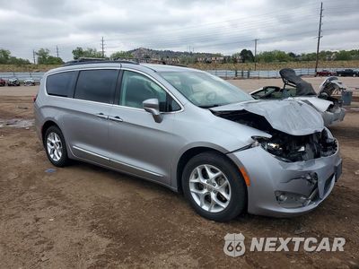 Czwarte zdjęcie samochodu z boku: 2017 CHRYSLER PACIFICA TOURING L VIN:2C4RC1BGXHR820974 - miniatura