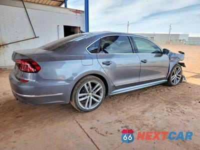 Trzecie zdjęcie samochodu z tyłu: 2017 VOLKSWAGEN PASSAT R-LINE VIN:1VWDT7A31HC031906 - miniatura
