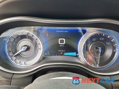 Zdjęcie 9 z 12 samochodu: 2015 CHRYSLER 300 LIMITED VIN:2C3CCAAGXFH859210 - miniatura