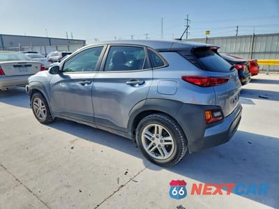 Drugie zdjęcie samochodu z przodu: 2021 HYUNDAI KONA SE VIN:KM8K12AA7MU664055 - miniatura