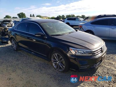 Czwarte zdjęcie samochodu z boku: 2017 VOLKSWAGEN PASSAT R-LINE VIN:1VWDT7A36HC006130 - miniatura