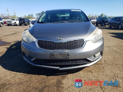 Piąte zdjęcie samochodu w środku: 2014 KIA FORTE EX VIN:KNAFX4A88E5176772 - miniatura