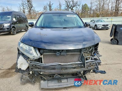 Piąte zdjęcie samochodu w środku: 2014 NISSAN ROGUE SV VIN:5N1AT2MV6EC829153 - miniatura