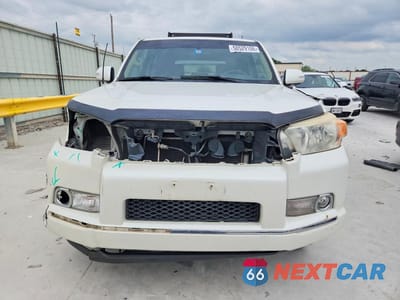 Piąte zdjęcie samochodu w środku: 2011 TOYOTA 4RUNNER SR5 VIN:JTEBU5JR5B5061501 - miniatura