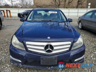Piąte zdjęcie samochodu w środku: 2013 MERCEDES-BENZ C 300 4MATIC VIN:WDDGF8AB0DR271563 - miniatura