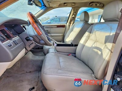 Zdjęcie 7 z 12 samochodu: 2010 LINCOLN TOWN CAR SIGNATURE LIMITED VIN:2LNBL8CV5AX615955 - miniatura
