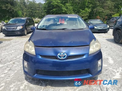 Piąte zdjęcie samochodu w środku: 2011 TOYOTA PRIUS FOUR VIN:JTDKN3DU1B0314896 - miniatura