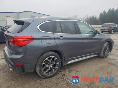 Trzecie zdjęcie samochodu z tyłu: 2020 BMW X1 XDRIVE28I VIN:WBXJG9C09L5R45796 - miniatura