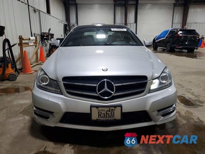 Piąte zdjęcie samochodu w środku: 2013 MERCEDES-BENZ C 350 4MATIC VIN:WDDGJ8JB4DG081663 - miniatura