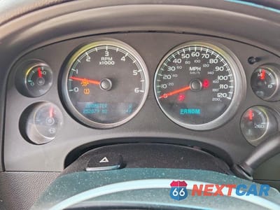 Zdjęcie 9 z 13 samochodu: 2010 GMC YUKON XL DENALI VIN:1GKUKMEF8AR231147 - miniatura
