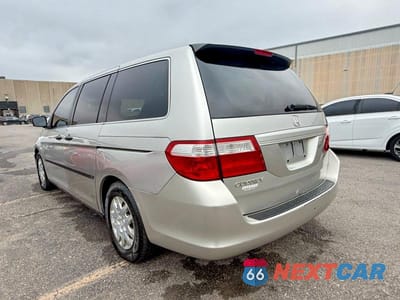 Trzecie zdjęcie samochodu z tyłu: 2007 HONDA ODYSSEY LX VIN:5FNRL38277B073206 - miniatura
