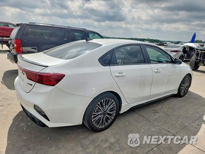 Trzecie zdjęcie samochodu z tyłu: 2024 KIA FORTE GT LINE VIN:3KPF54AD5RE784278 - miniatura
