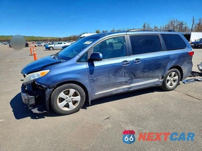 2015 TOYOTA SIENNA LE 5TDKK3DC1FS671045 - główne zdjęcie licytacji z USA - miniatura