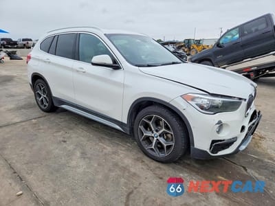 Czwarte zdjęcie samochodu z boku: 2019 BMW X1 XDRIVE28I VIN:WBXHT3C51K3H34740 - miniatura