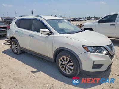 Czwarte zdjęcie samochodu z boku: 2020 NISSAN ROGUE SV VIN:KNMAT2MT1LP520411 - miniatura