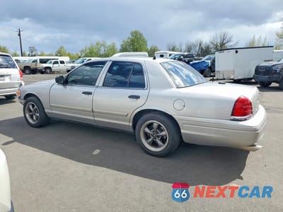 Drugie zdjęcie samochodu z przodu: 2009 FORD CROWN VICTORIA POLICE INTERCEPTOR VIN:2FAHP71VX9X138151 - miniatura