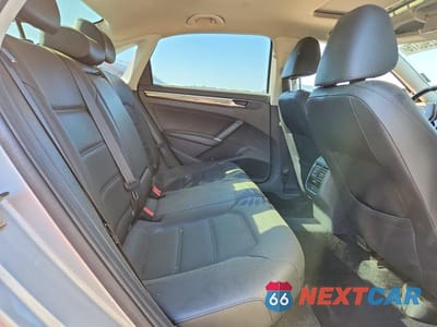 Zdjęcie 10 z 12 samochodu: 2018 VOLKSWAGEN PASSAT VIN:1VWBA7A34JC018084 - miniatura