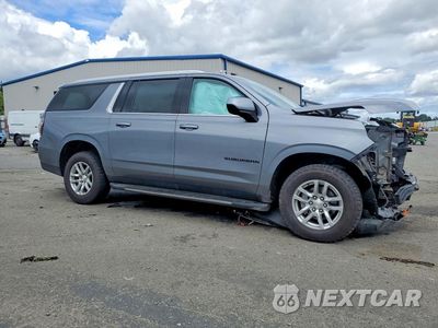 Czwarte zdjęcie samochodu z boku: 2021 CHEVROLET SUBURBAN K1500 LT VIN:1GNSKCKT5MR376343 - miniatura