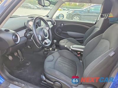 Zdjęcie 8 z 12 samochodu: 2009 MINI COOPER VIN:WMWMF33549TU70128 - miniatura