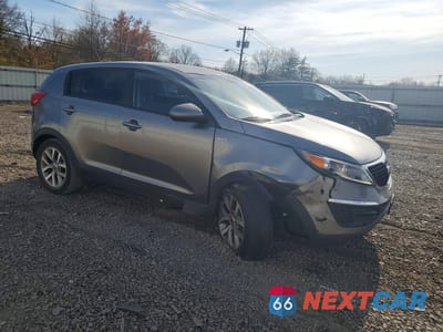 Czwarte zdjęcie samochodu z boku: 2016 KIA SPORTAGE LX VIN:KNDPBCAC6G7858271 - miniatura