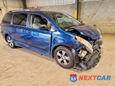 Czwarte zdjęcie samochodu z boku: 2011 TOYOTA SIENNA LE VIN:5TDKK3DCXBS148309 - miniatura