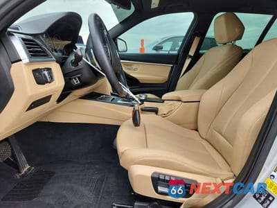 Zdjęcie 7 z 12 samochodu: 2018 BMW 330 XI VIN:WBA8K3C56JA023992 - miniatura