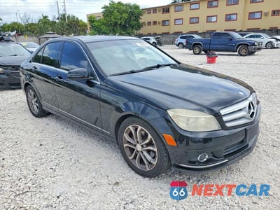 Czwarte zdjęcie samochodu z boku: 2010 MERCEDES-BENZ C 300 4MATIC VIN:WDDGF8BB9AR131909 - miniatura
