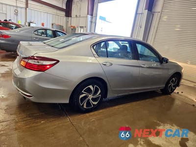 Trzecie zdjęcie samochodu z tyłu: 2017 HONDA ACCORD LX VIN:1HGCR2F30HA207897 - miniatura