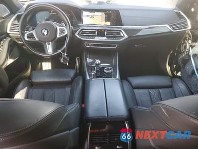 Zdjęcie 8 z 13 samochodu: 2021 BMW X5 M50I VIN:5UXJU4C02M9H11195 - miniatura