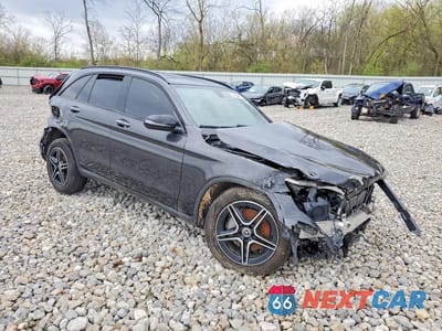 Czwarte zdjęcie samochodu z boku: 2021 MERCEDES-BENZ GLC 300 4MATIC VIN:W1N0G8EB4MF882919 - miniatura