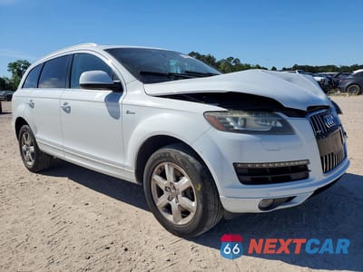 Czwarte zdjęcie samochodu z boku: 2015 AUDI Q7 PREMIUM PLUS VIN:WA1LGAFEXFD003193 - miniatura