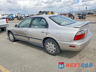 Drugie zdjęcie samochodu z przodu: 1997 HONDA ACCORD LX VIN:JHMCD563XVC009986 - miniatura