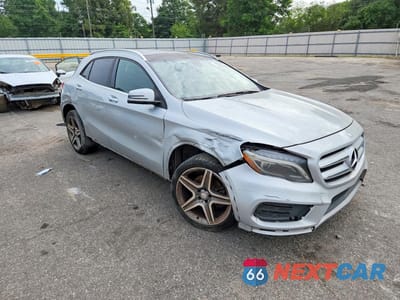 Czwarte zdjęcie samochodu z boku: 2015 MERCEDES-BENZ GLA 250 4MATIC VIN:WDCTG4GB8FJ031548 - miniatura