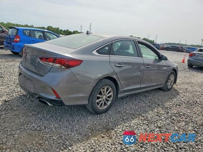 Trzecie zdjęcie samochodu z tyłu: 2019 HYUNDAI SONATA SE VIN:5NPE24AF4KH751909 - miniatura