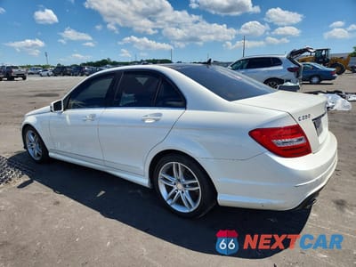 Drugie zdjęcie samochodu z przodu: 2014 MERCEDES-BENZ C 250 VIN:WDDGF4HB9EG215990 - miniatura