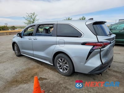 Drugie zdjęcie samochodu z przodu: 2021 TOYOTA SIENNA LE VIN:5TDKSKFC1MS003735 - miniatura