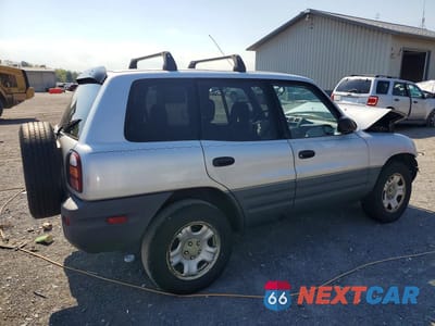 Trzecie zdjęcie samochodu z tyłu: 1998 TOYOTA RAV4 BASE VIN:JT3HP10V5W0193923 - miniatura