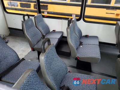 Zdjęcie 6 z 10 samochodu: 2016 FORD E450 SHUTTLE BUS VIN:1FDFE4FS4GDC25967 - miniatura