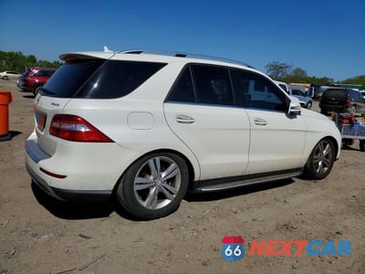 Trzecie zdjęcie samochodu z tyłu: 2013 MERCEDES-BENZ ML 350 4MATIC VIN:4JGDA5HB6DA137621 - miniatura