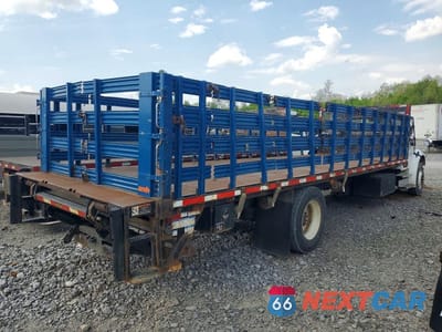 Trzecie zdjęcie samochodu z tyłu: 2017 FREIGHTLINER M2 106 MEDIUM DUTY VIN:1FVACXDT7HHJF1570 - miniatura