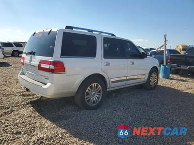 Trzecie zdjęcie samochodu z tyłu: 2014 LINCOLN NAVIGATOR VIN:5LMJJ2J55EEL02961 - miniatura